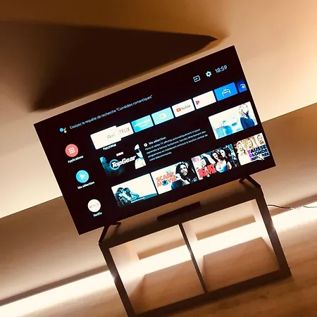 לינה וארוחת בוקר D Hotes Le 4*