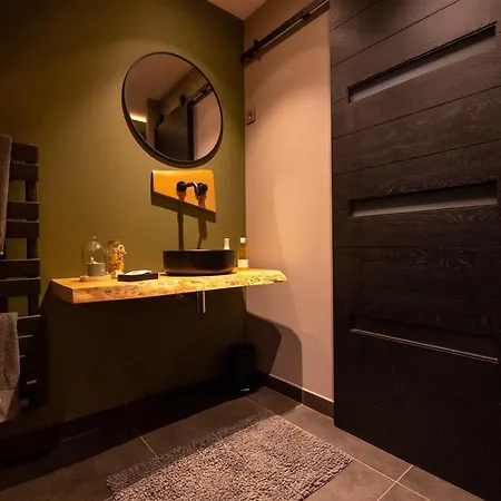 D Hotes Le לינה וארוחת בוקר 4*