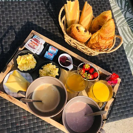 D Hotes Le 住宿加早餐酒店 4*