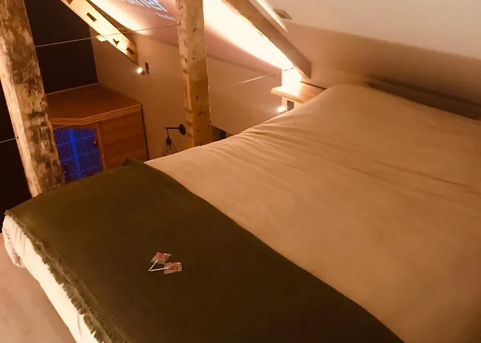 D Hotes Le Bed & Breakfast 4*